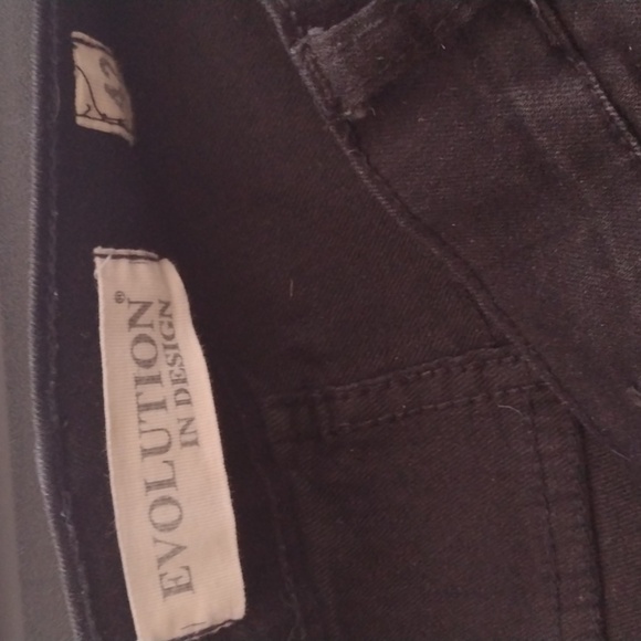 Stylish Black Pants - Picture 3 of 4